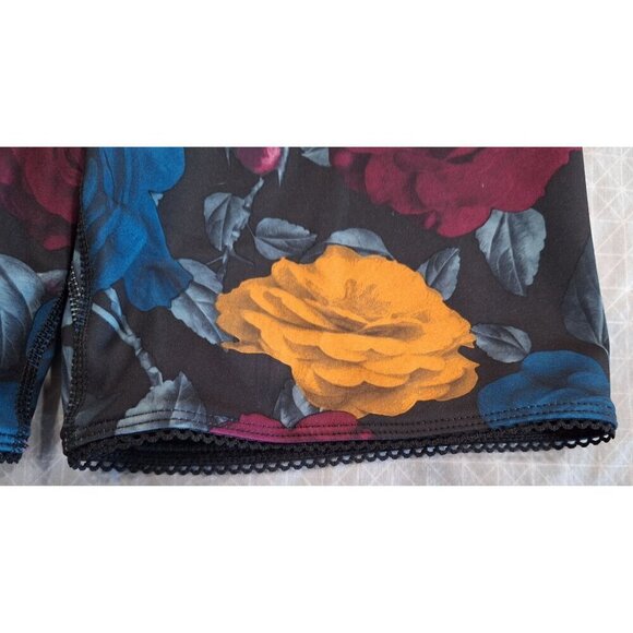 NWOT Nike Women's One Logo Mid-Rise Dri-Fit 7" Shorts /Size XS - Picture 3 of 5